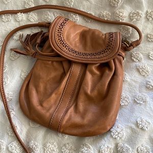 Lucky crossbody bag with tassels camel